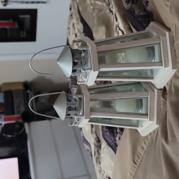 Set of 2 glass Light house candle lanterns - Picture 3 of 14